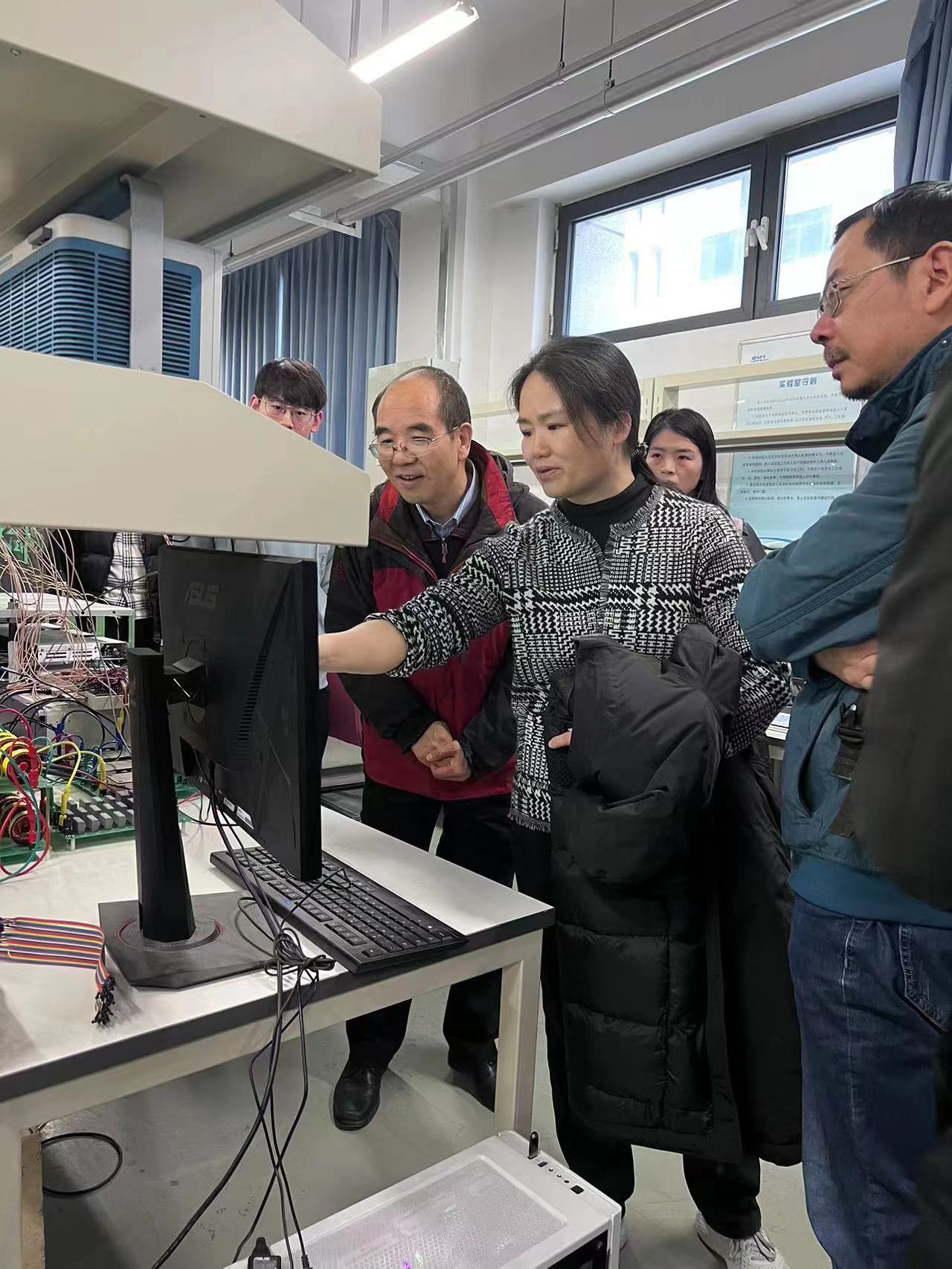 459d592d4d064dfb9c8546f813c0bed6.jpg 459d592d4d064dfb9c8546f813c0bed6.jpg